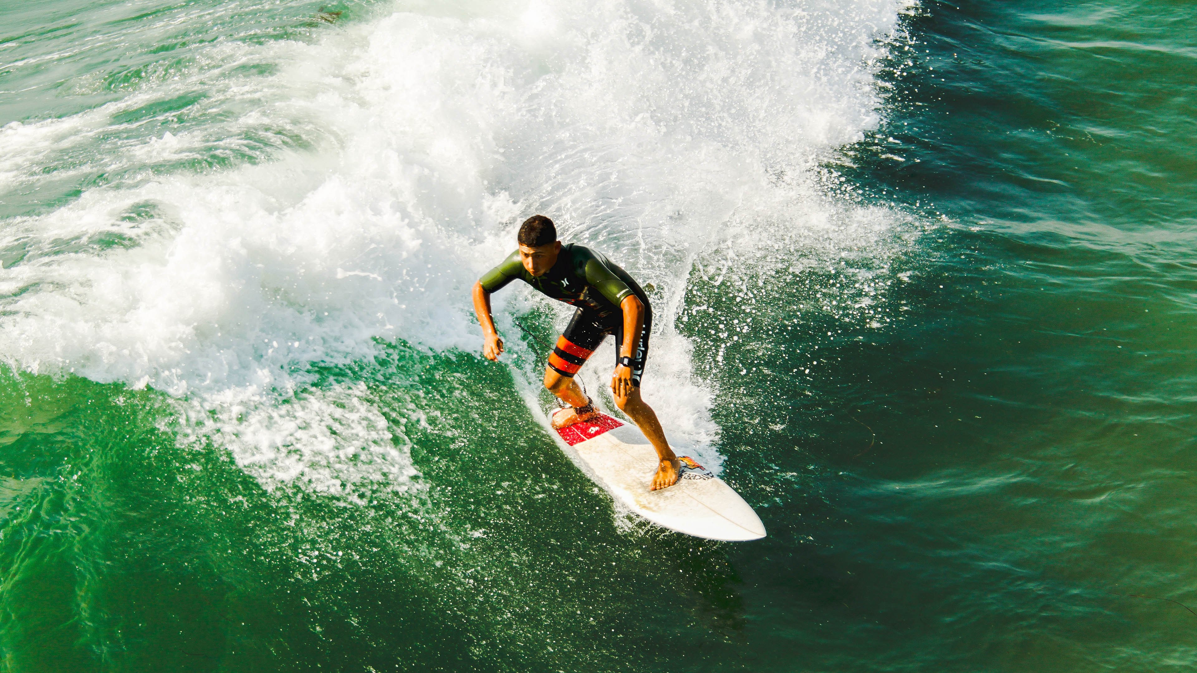 “阿根廷美洲狮队：从逆境中崛起，挑战顶级球队”