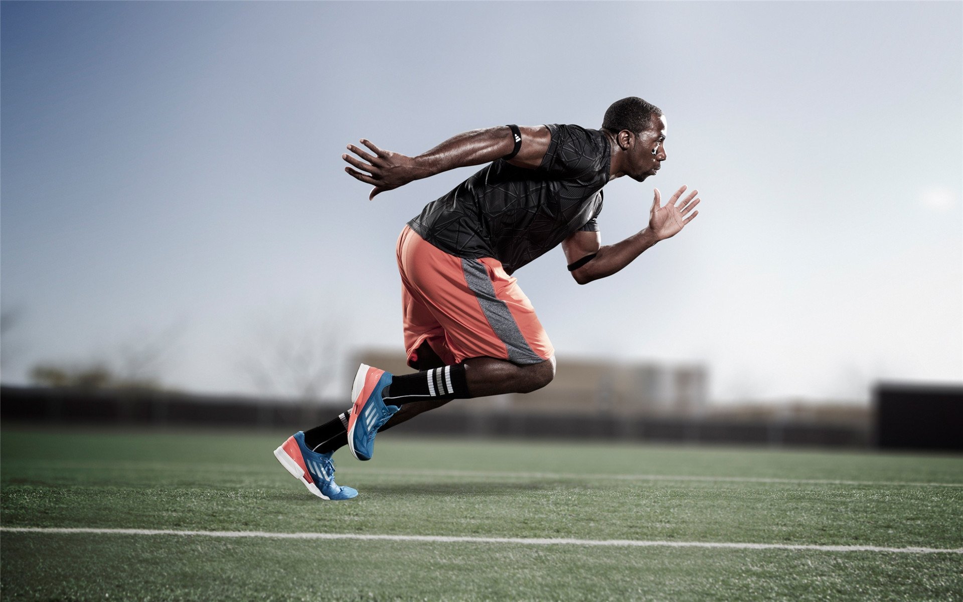 乐鱼体育下载入口-国际热身赛国足爆冷 球迷反思战术安排，国足打热身赛